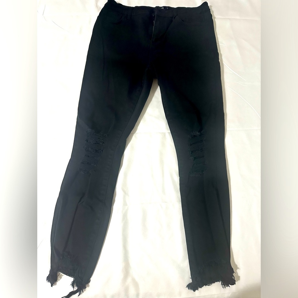 Women's jeans, black,size 9 ripped